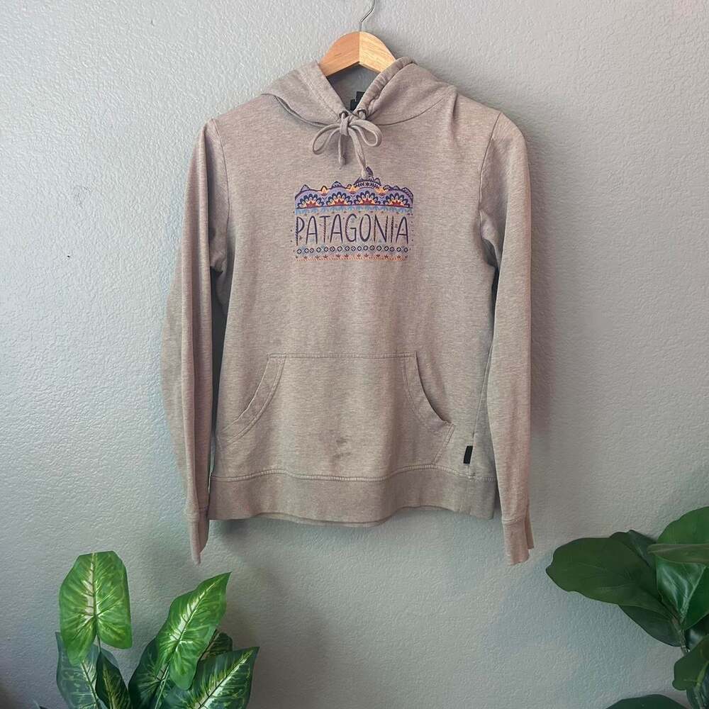 Patagonia Women's Grey and Brown Hoodie